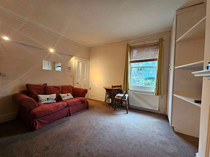 Studio To Rent In Avondale Road, Croydon, CR2