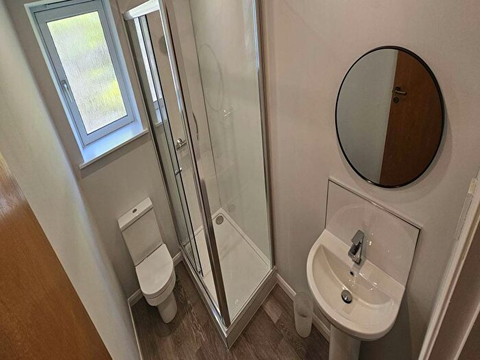 2 Bedroom Flat To Rent In Rosebank Gardens, Aberdeen, AB11