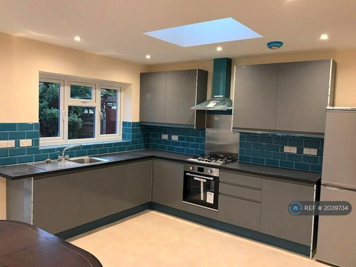 4 Bedroom Terraced House To Rent In Woodfield Gardens, New Malden, KT3