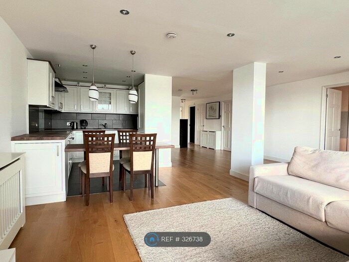 3 Bedroom Flat To Rent In Glaisher Street, London, SE8