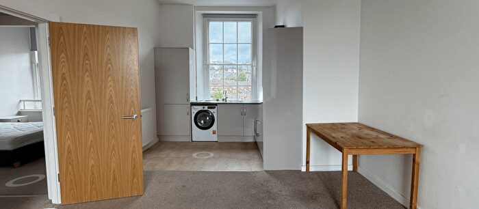 3 Bedroom Flat To Rent In Albert Terrace Road, Sheffield, S6
