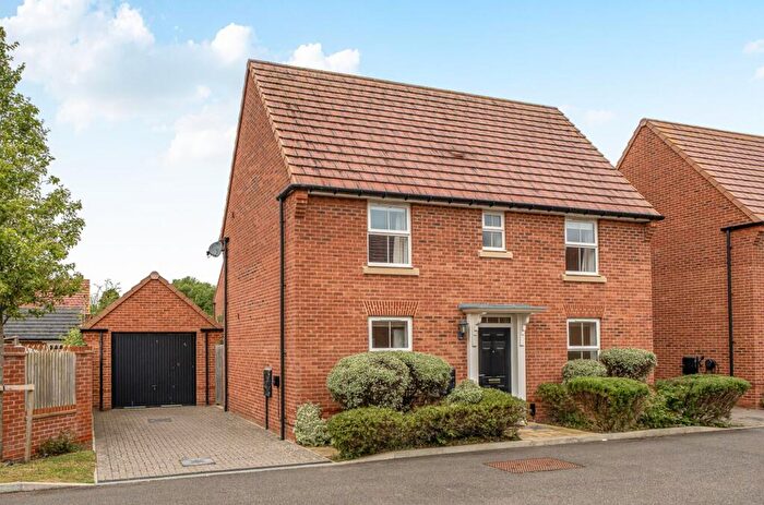 4 Bedroom Detached House For Sale In Toop Gardens, Aldingbourne, PO20