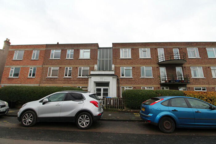 2 Bedroom Apartment To Rent In Howard Road, Penge, SE20