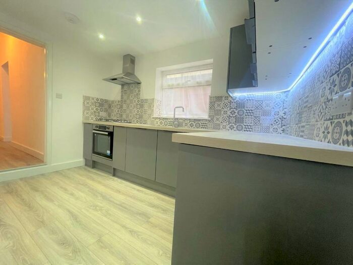 4 Bedroom Terraced House To Rent In Totteridge Road, Enfield, EN3