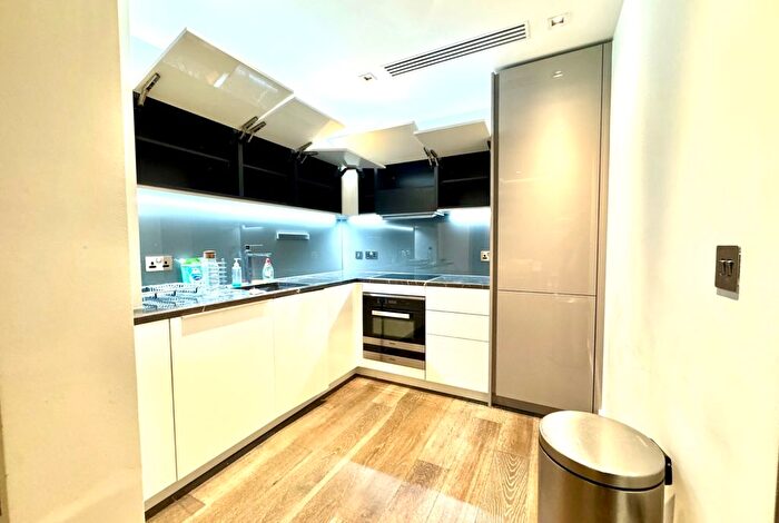 1 Bedroom Flat To Rent In Radnor Terrace, Lord Kensington House, Kensington, W14