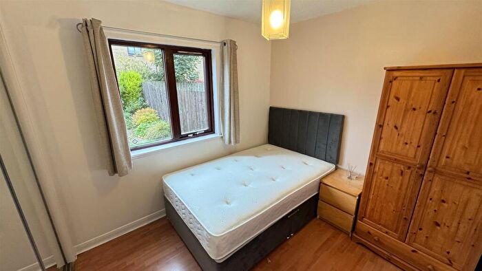 2 Bedroom Detached House To Rent In , Shieldhall Gardens Glasgow, G51