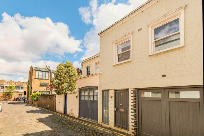 2 Bedroom Property To Rent In St Petersburgh Mews, Bayswater, London, W2