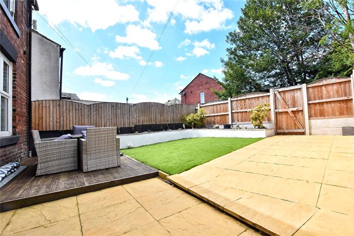 3 Bedroom End Of Terrace House For Sale In Broad Lane, Buersil, Rochdale, Greater Manchester, OL16