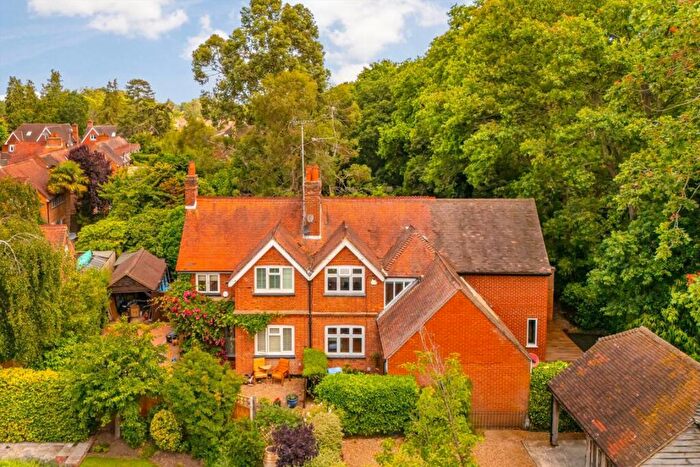 5 Bedroom Semi-Detached House For Sale In Ellesmere Road, Weybridge, KT13