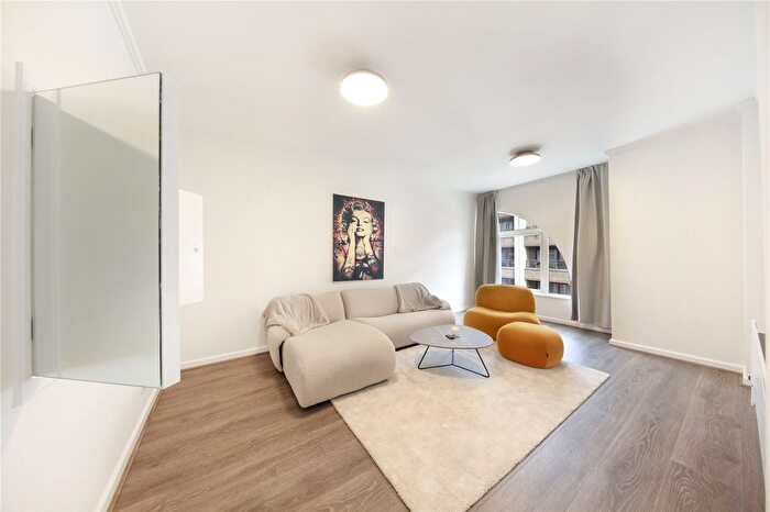 1 Bedroom Flat For Sale In Earls Court Road, London, W8