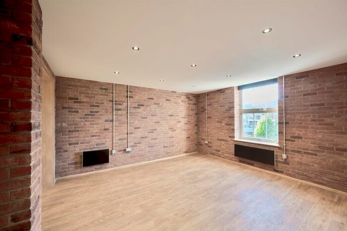 2 Bedroom Flat To Rent In Lordswood Road, Harborne, Birmngham B17