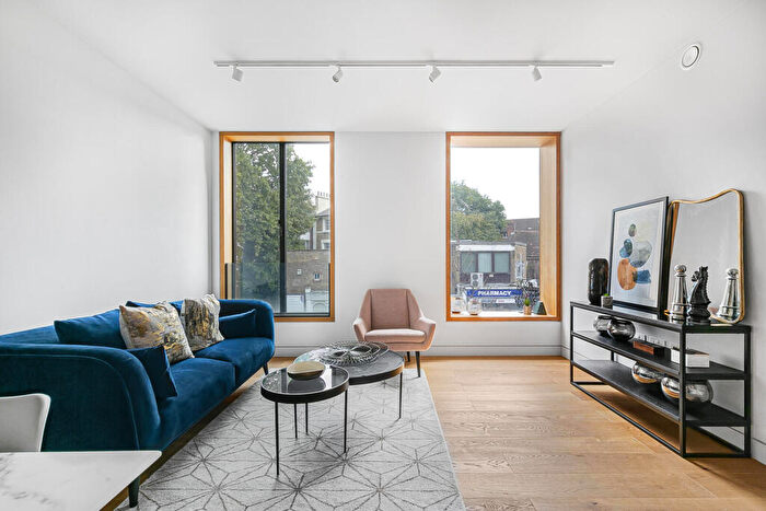 2 Bedroom Apartment For Sale In Swains Lane, Highgate, London, N6