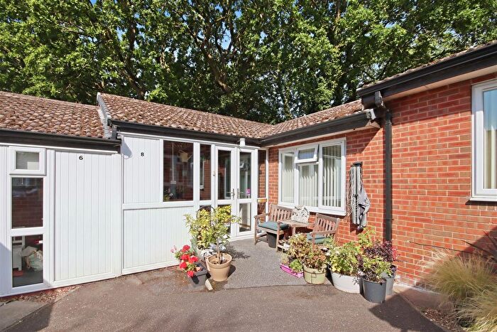 2 Bedroom Semi-Detached Bungalow For Sale In Cheedale Close, Loundsley Green, S40