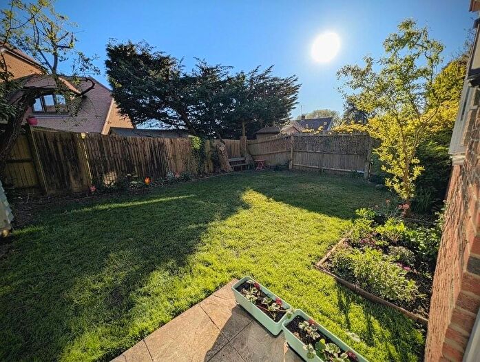 2 Bedroom Flat For Sale In Station Road, Heathfield, TN21