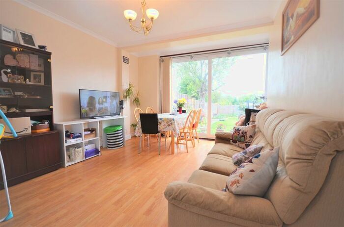 4 Bedroom Semi-Detached House To Rent In Cleveley Crescent, Ealing, W5