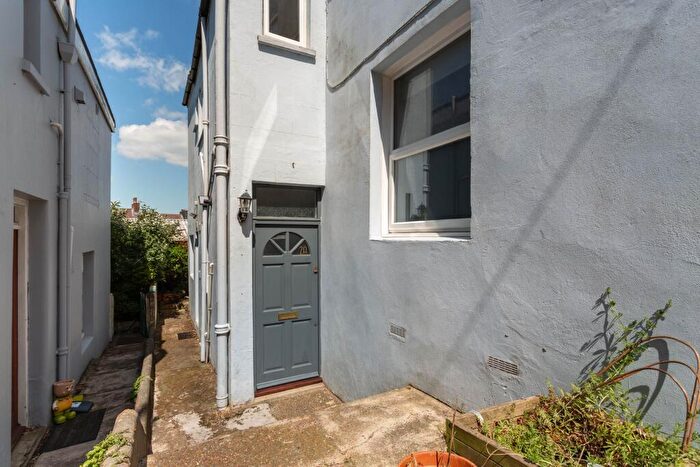2 Bedroom Flat For Sale In Finsbury Road, Brighton, BN2