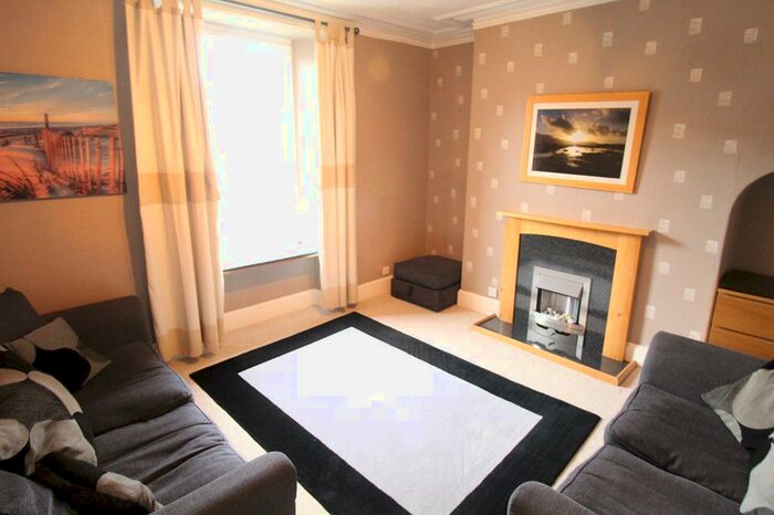 2 Bedroom Flat To Rent In Summerfield Terrace, Second Floor, AB24