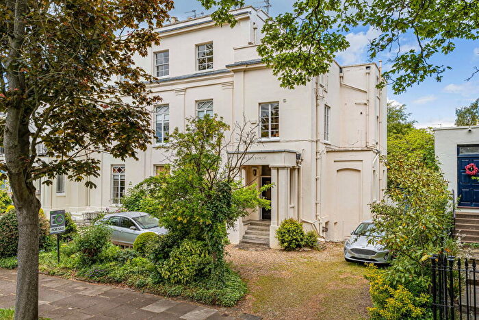 2 Bedroom Flat For Sale In Wellington Square, Cheltenham, GL50