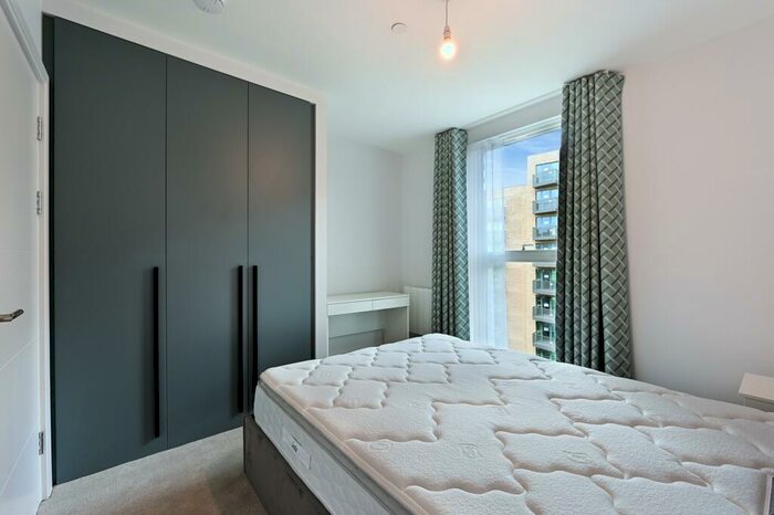 1 Bedroom Flat For Sale In Horlick Quarter, Memorial Avenue, Slough, London, SL1