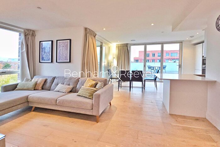 2 Bedroom Apartment To Rent In Quebec Way, London, SE16