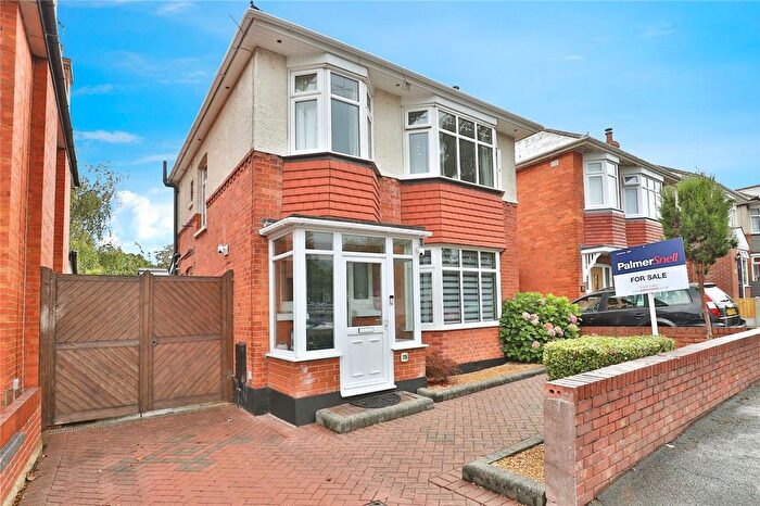 3 Bedroom Detached House For Sale In Redbreast Road, Moordown, Bournemouth, Dorset, BH9