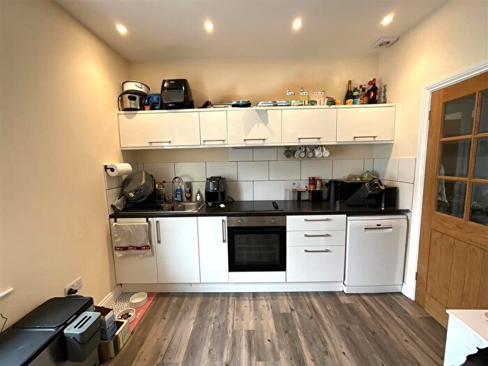 2 Bedroom Apartment To Rent In Long Street, Wotton-Under-Edge, GL12