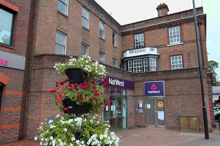 3 Bedroom Flat To Rent In Muster Green, Haywards Heath, RH16