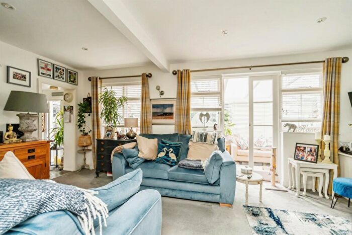 2 Bedroom Detached Bungalow For Sale In Norfolk Way, Bognor Regis, PO22