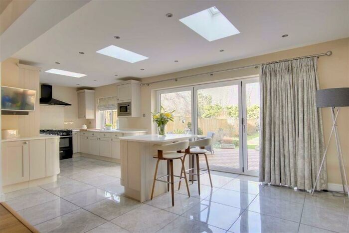 3 Bedroom Link Detached House To Rent In Newport Road, New Bradwell, Milton Keynes, MK13