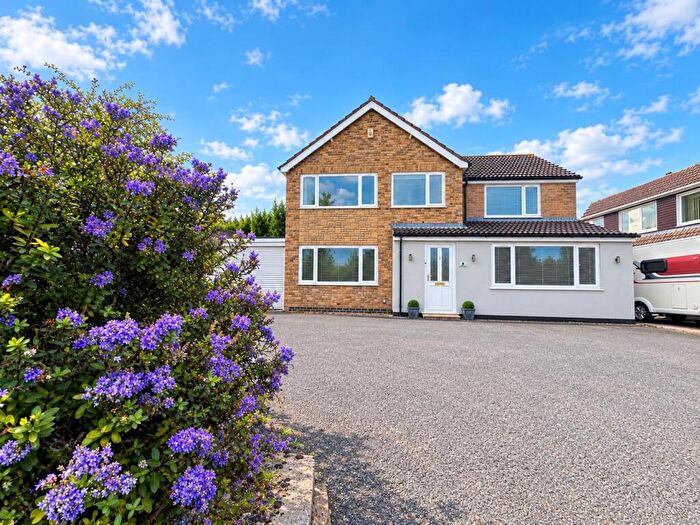 4 Bedroom Detached House For Sale In New Row, Market Deeping, PE6