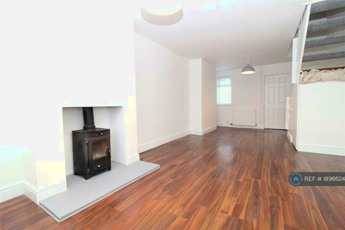 2 Bedroom Terraced House To Rent In King John Street, Swindon, SN1