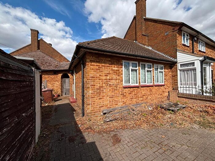 1 Bedroom Bungalow For Sale In Fulbrook Lane, South Ockendon, Essex, RM15