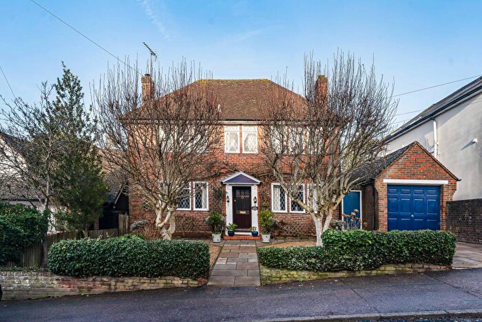 4 Bedroom Detached House For Sale In Bloomfield Road, Harpenden, AL5