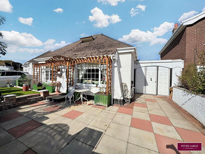 2 Bedroom Detached Bungalow For Sale In Durlston Drive, Prestatyn, Denbighshire, LL19