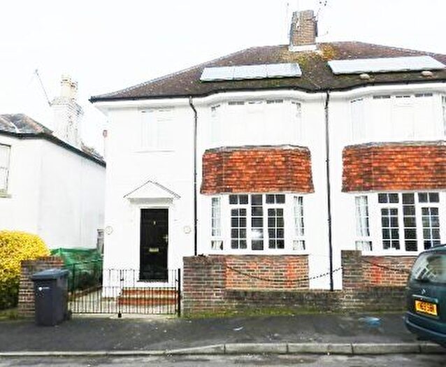 1 Bedroom Flat To Rent In Down Road, Guildford, GU1