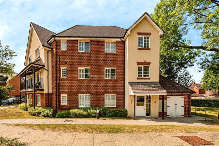 2 Bedroom Flat To Rent In Scarlett Avenue, Wendover, Aylesbury, HP22