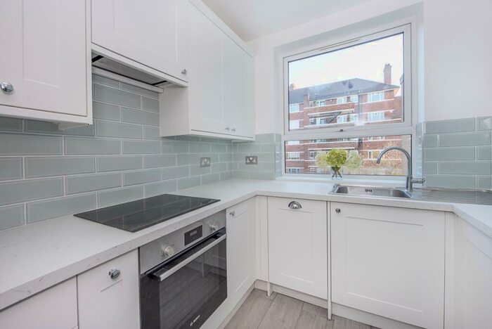 2 Bedroom Flat To Rent In Derby Road, London, SW14