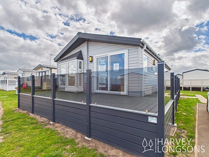 2 Bedroom Park Home For Sale In Arbor Lane, Lowestoft, NR33
