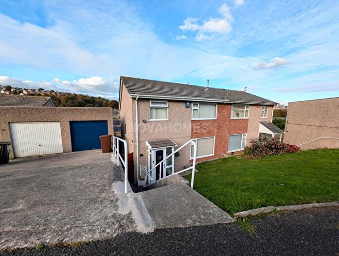 3 Bedroom Semi Detached House For Sale In Sefton Avenue, Lipson, PL4