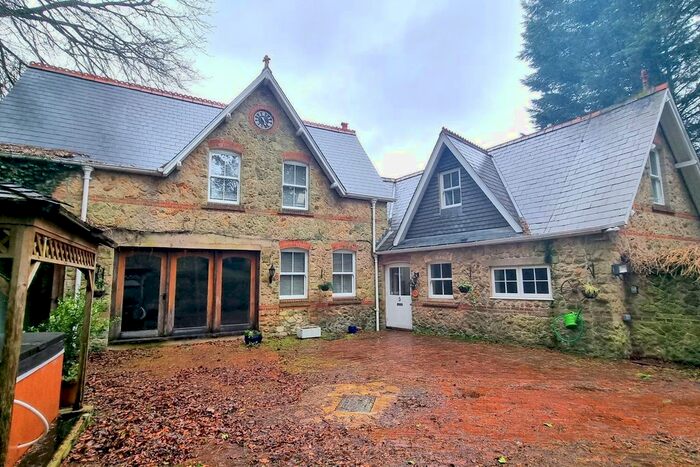 3 Bedroom Property To Rent In Underwood Road, Caterham, CR3