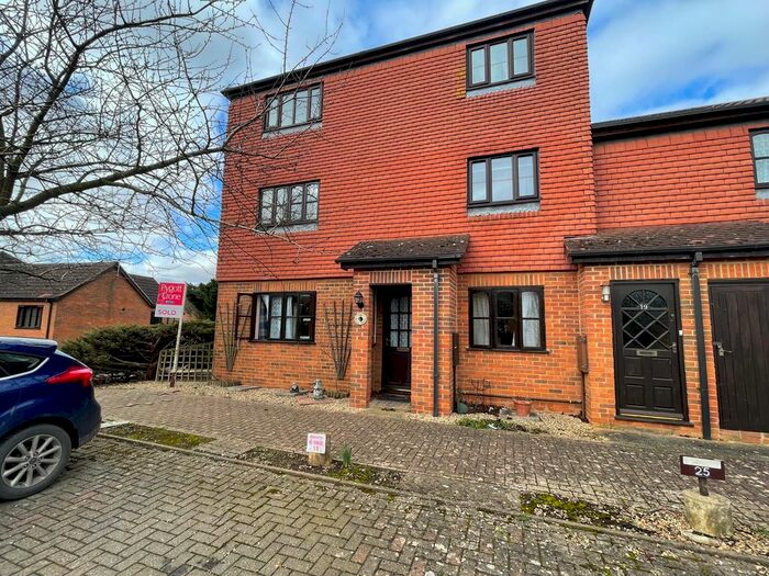 2 Bedroom Flat To Rent In Pearl Court, Holbeach, Spalding, PE12