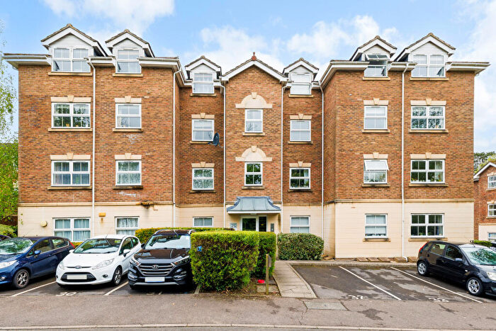 2 Bedroom Flat For Sale In Heath Road, Haywards Heath, RH16