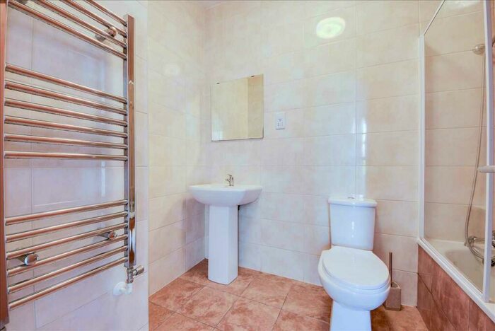 2 Bedroom Apartment To Rent In Avon House, Tithe Barn Road, Wellingborough, NN8