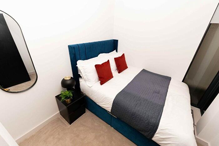 2 Bedroom Apartment To Rent In Duke Street, Liverpool, Merseyside, L1