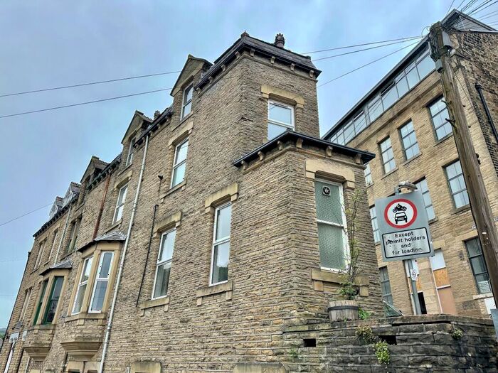 3 Bedroom End Of Terrace House To Rent In Melbourne Street, Hebden Bridge, HX7
