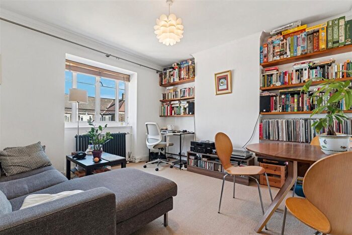 1 Bedroom Flat To Rent In Sutton Court Road, London, W4
