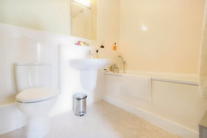 2 Bedroom Apartment For Sale In Upper Chase, Chelmsford, CM2
