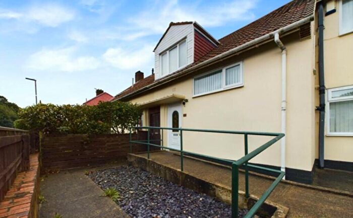 3 Bedroom End Of Terrace House To Rent In Easington Avenue, Gateshead, NE9