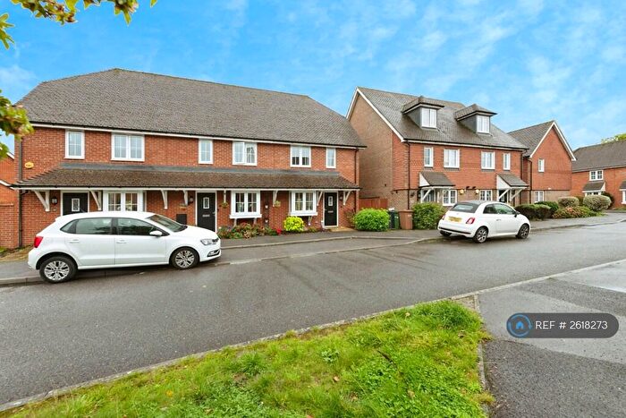 3 Bedroom Semi-Detached House To Rent In Newman Road, Horley, RH6