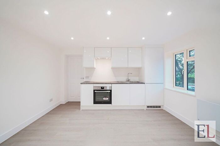 2 Bedroom Flat For Sale In Field End Road, Pinner, HA5
